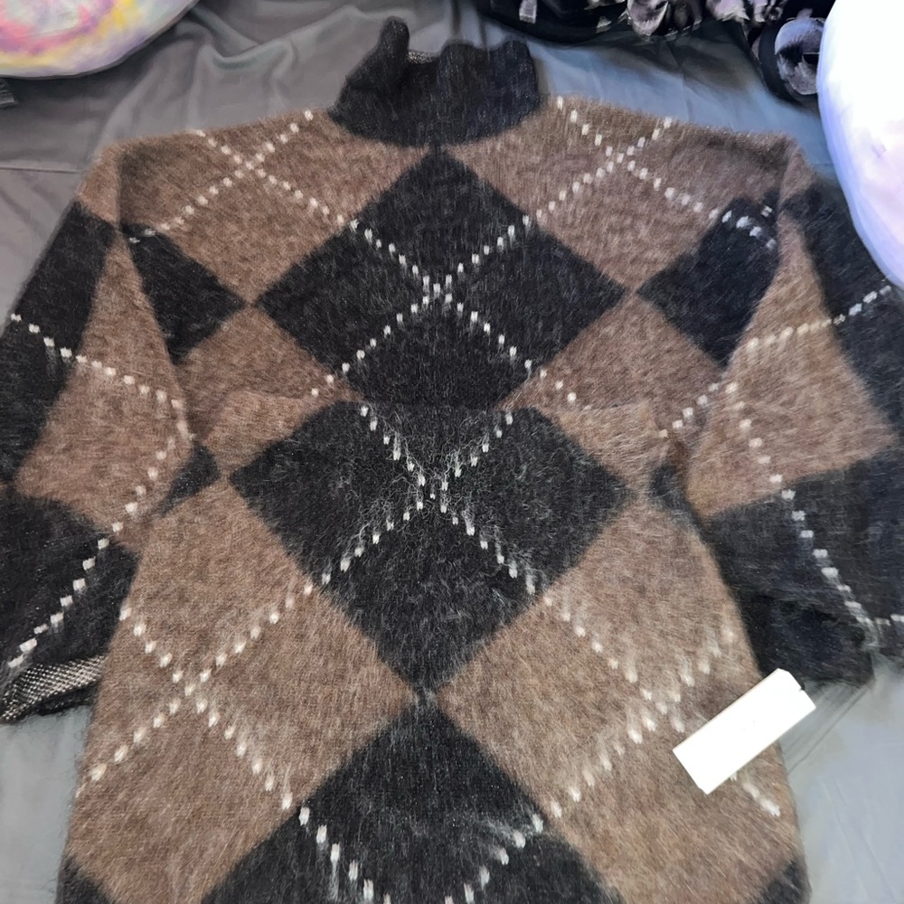 the CUTEST argyle pattern two piece skirt and turtleneck 😩😩 wool!! - Picture 5 of 5